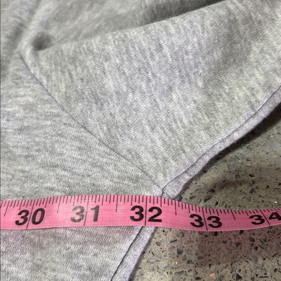 PrettyLittleThing Oversized, happy hour logo front/back gray marl sweatshirt - Picture 8 of 12